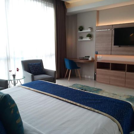 Antero Hotel Jababeka Cikarang Luaran gambar